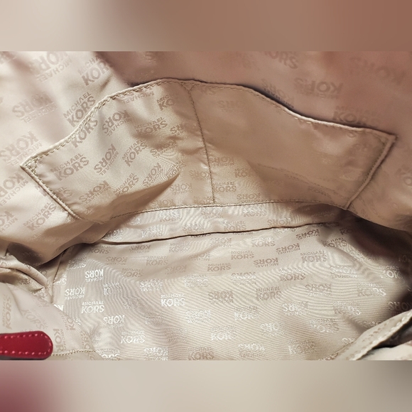 MICHAEL KORS LARGE EMMY DOME CROSSBODY SHOULDER BAG MULBERRY EUC - Picture 7 of 11